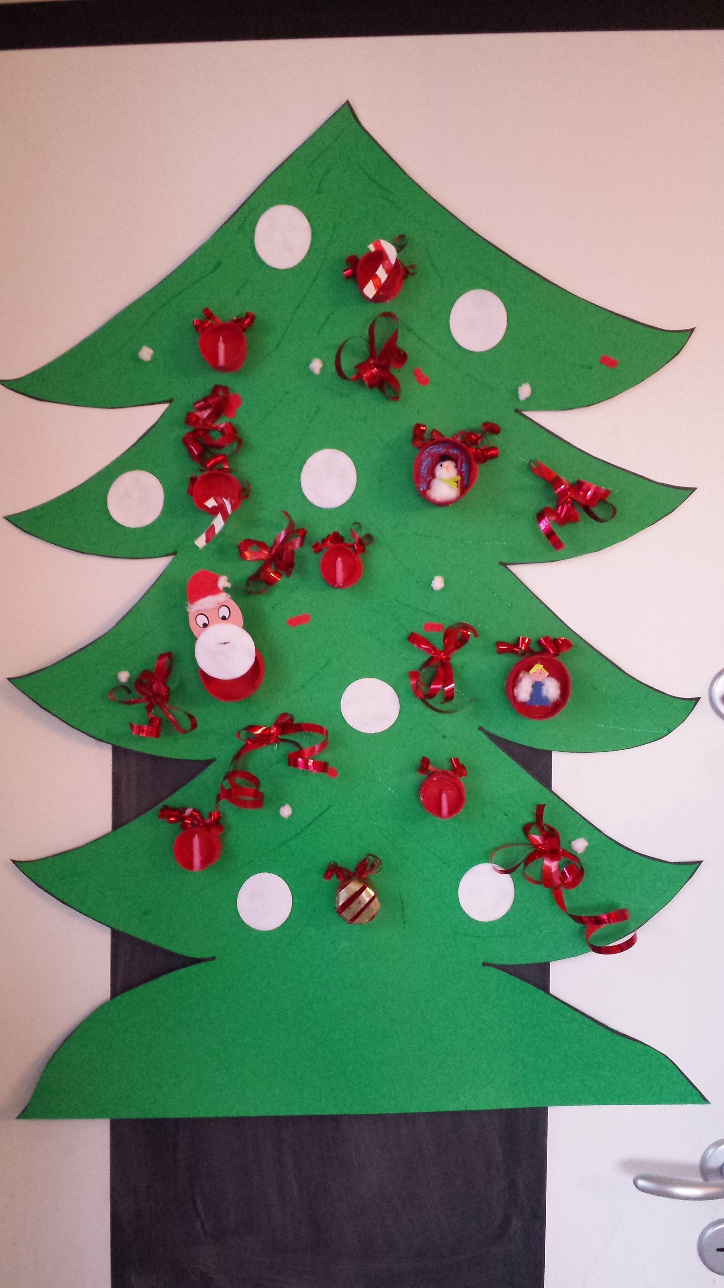 Decorazioni Natalizie Con Cartoncini Colorati.L Albero Di Natale 3d Bimbi Creativi