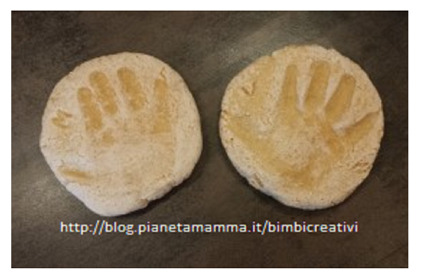 Le Impronte Delle Mani Con La Pasta Di Sale Salt Dough Handprint Bimbi Creativi