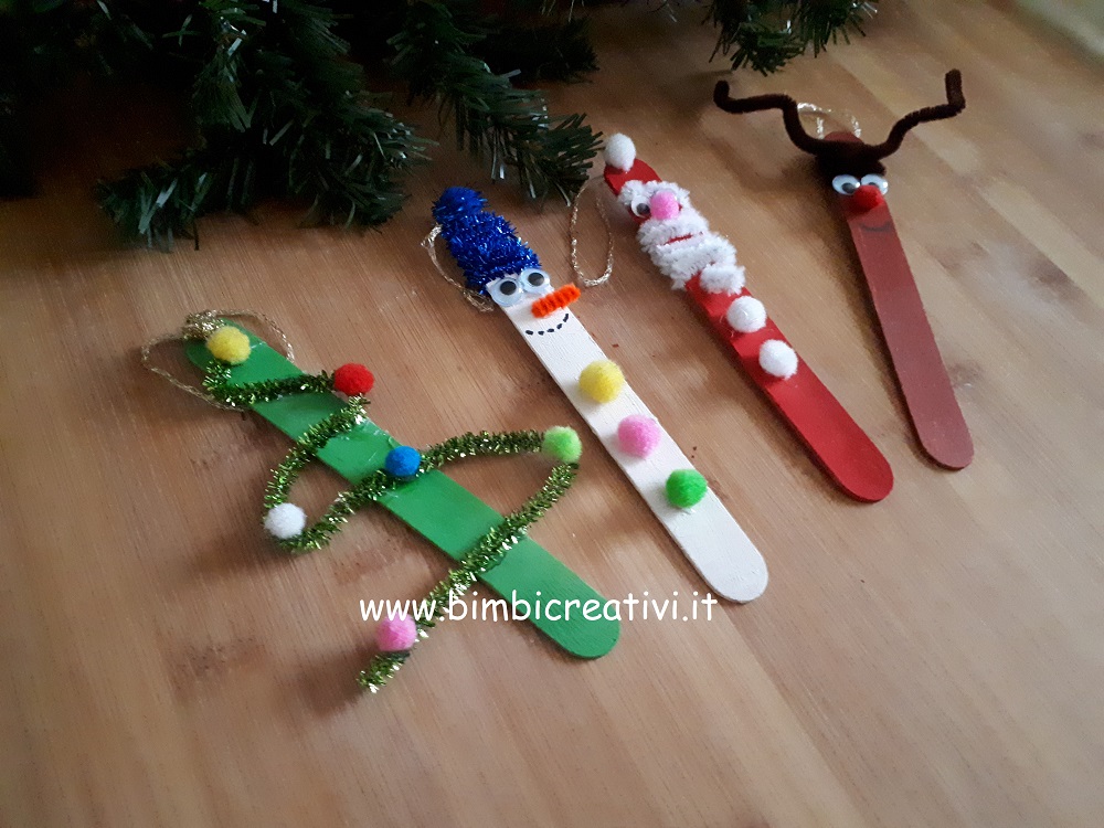 Decorazioni natalizie con i bastoncini di legno bimbi for Bastoncini di legno lavoretti